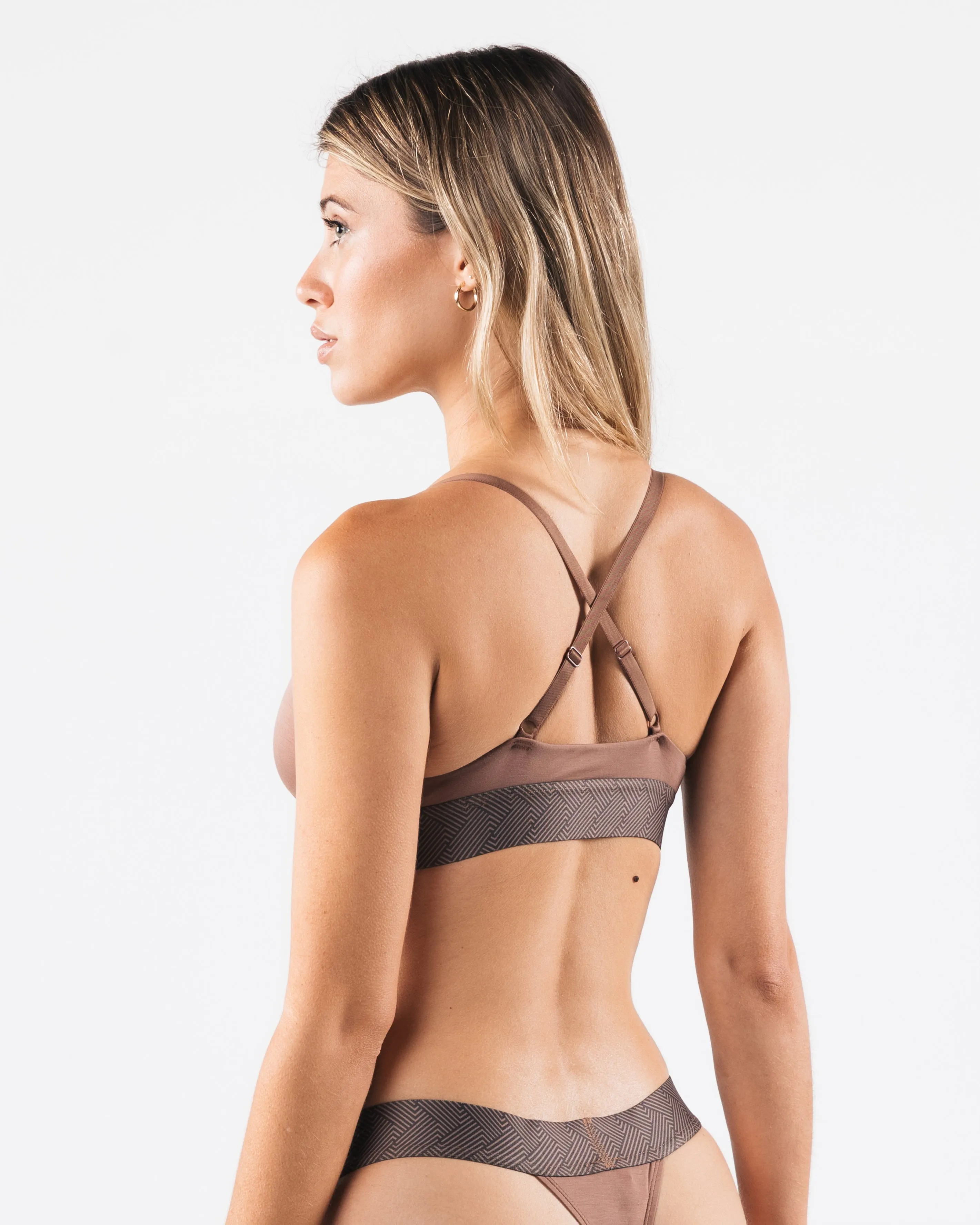 Intimate Bra - Magnetic Field Alphalete Athletics