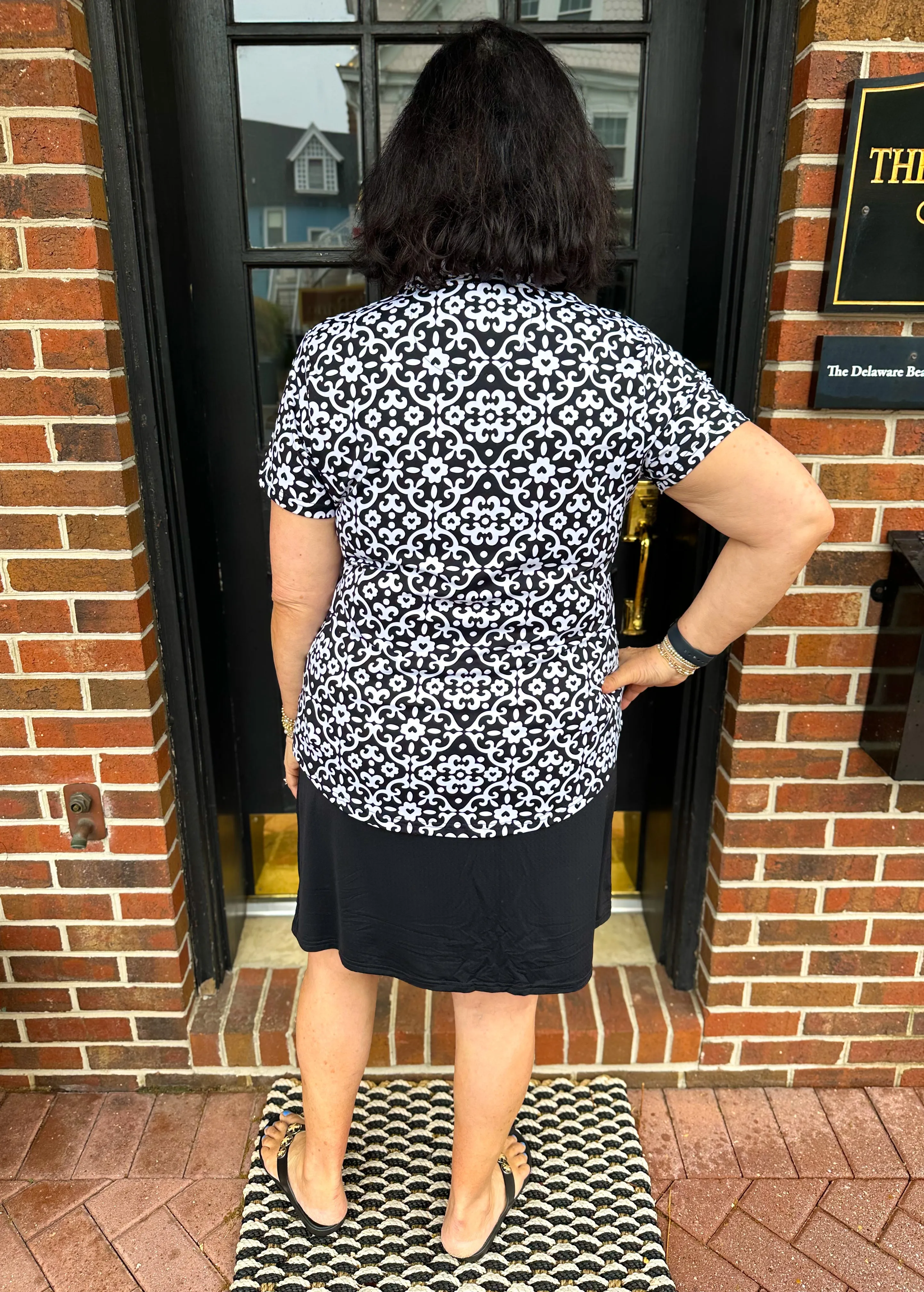 Lulu B Black and White Trellis Short Sleeve Collar Top