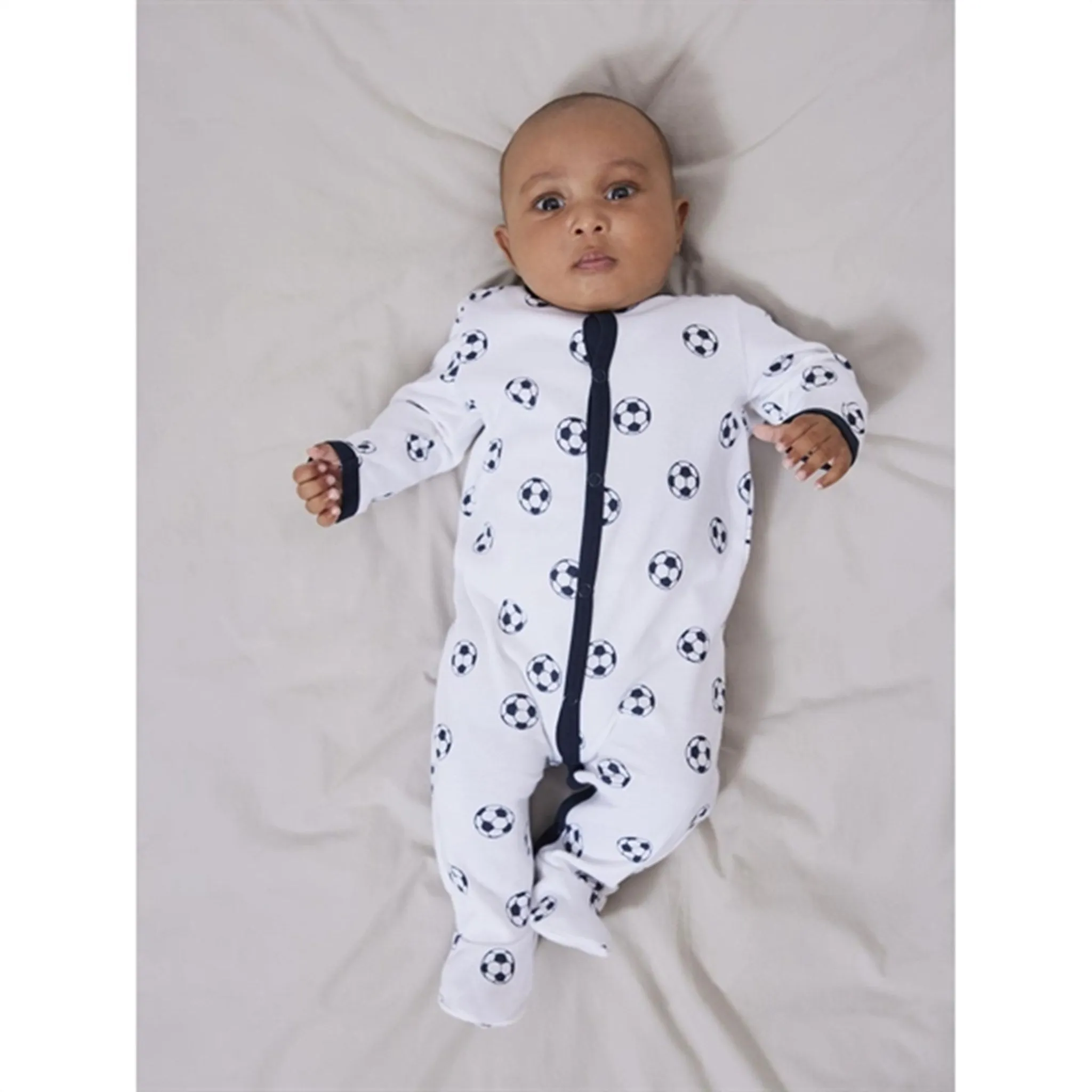 Name it Bright White Football Nightsuit with Feet Noos