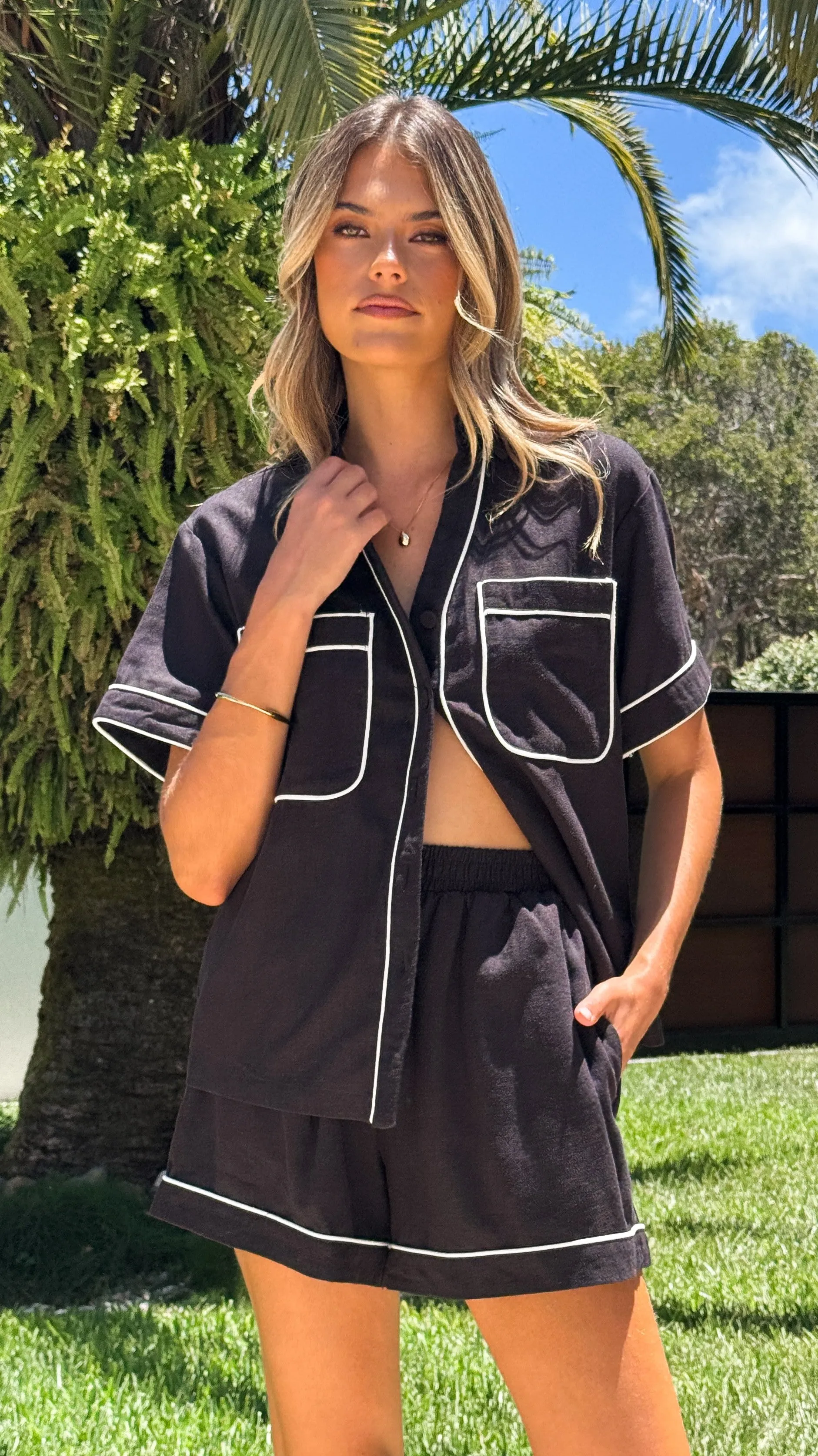 Salome Button Up Shirt - Black/White Billy J