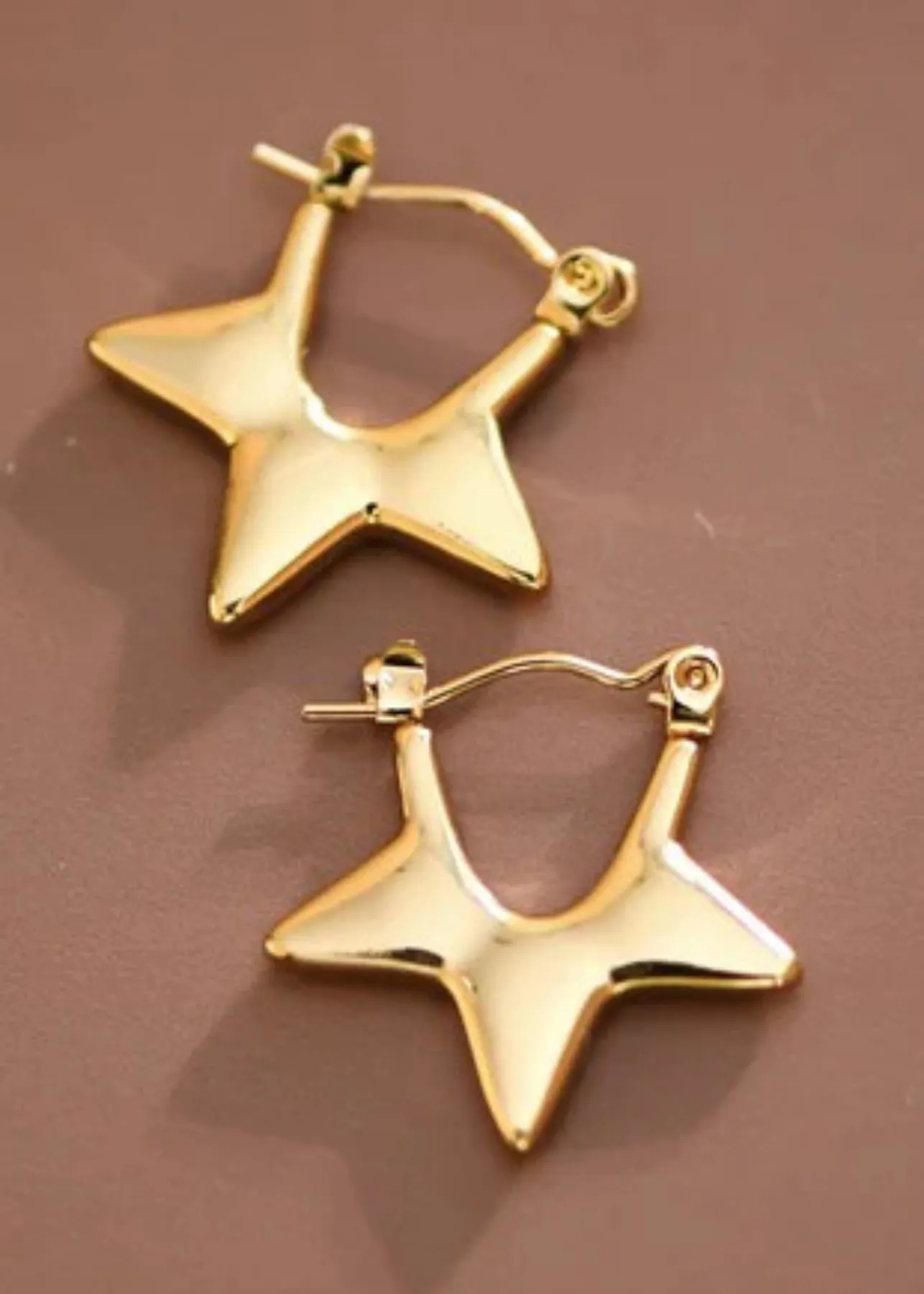 Taylor Gold Three Point Hoop Earing